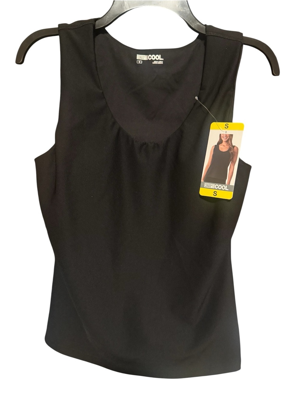 Ingrid & Isabel Black Scoop Neck Tank Top